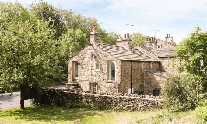 Lothersdale Cottage | Orchard Cottage: 10/10 Rated, Pet-Friendly Retreat