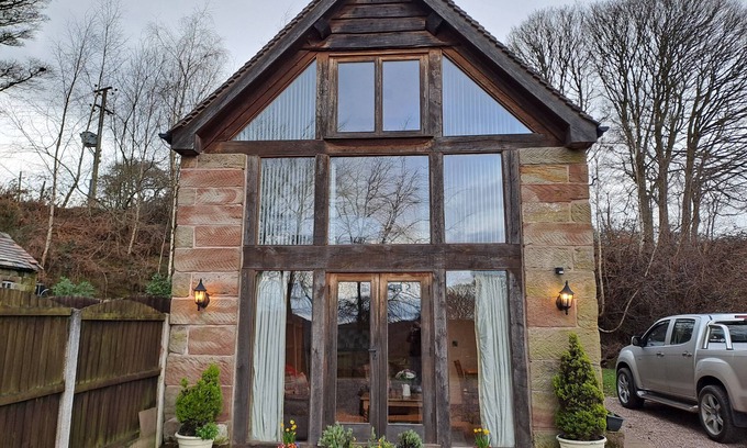 Checkley Cottage | Cozy Orchard Cottage: Pet-Friendly Retreat in Cheadle