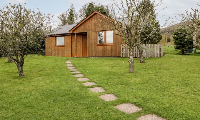 Ledbury Cottage | Pet-Friendly Orchard Cottage with Garden in Ledbury