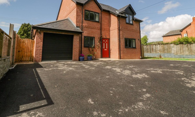 Woolhope Cottage | ORCHARD GARDENS, pet friendly, with a garden in Fownhope