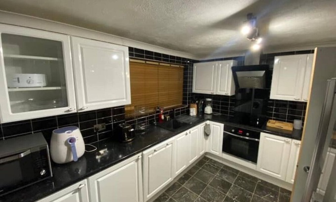 Thamesmead House | Orchard house (4 bedroom house)