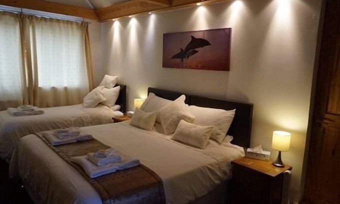 Royston Bed & Breakfast | Comfortable Orchard House: Family-Friendly with Breakfast