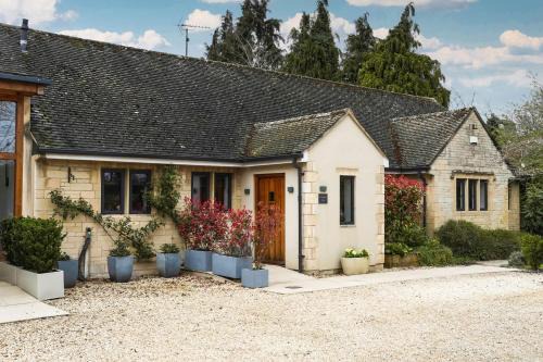 Winchcombe House | Family-Friendly Stay at Orchard Lea Hotel for Memorable Getaways