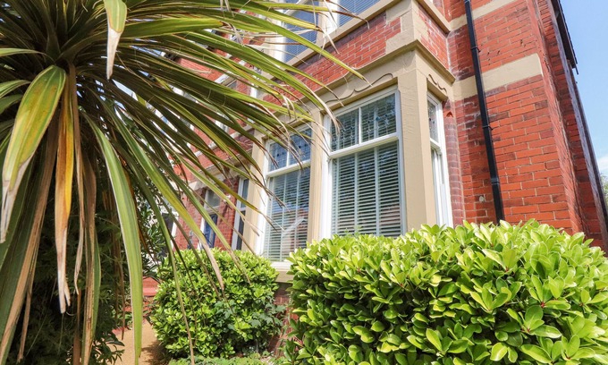 Lytham St. Anne's Cottage | Pet-Friendly Orchard Lodge with Garden in Lytham St. Annes