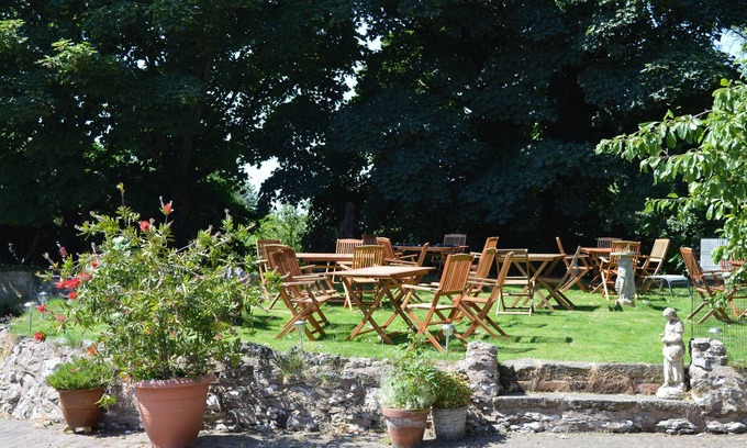 Folkton Hotel | 5-Star Orchard Lodge & Wolds Restaurant with Family-Friendly Amenities