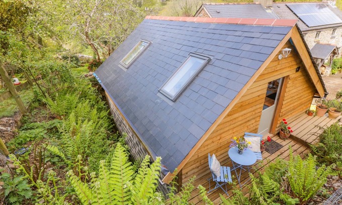 Modbury Cottage | Orchard Loft: Romantic Cottage with Oceanfront Views