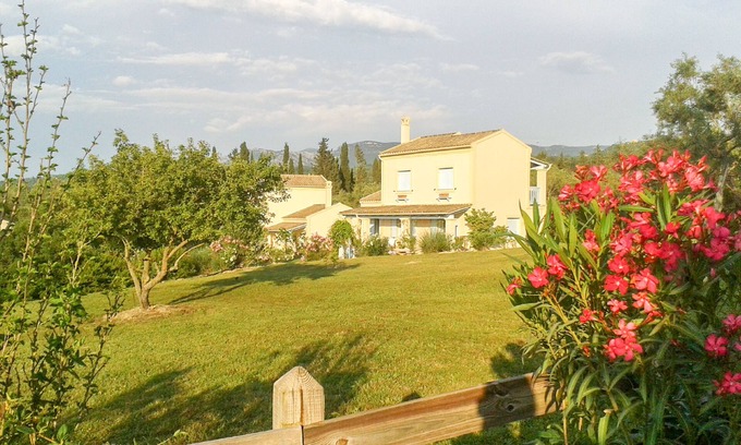 Petaleia Cottage | Family-Friendly Orchidea Cottage at Aroggia Farm Retreat