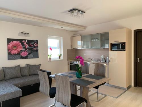 Egerszalok Apartment | Top-Rated Orchidea Apartmanház in Egerszalók Awaits