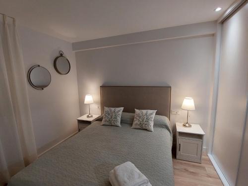 Leon City Centre Apartment | Elegant Ordoño II Suites with Air Conditioning & Wifi