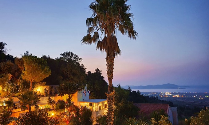Lagoudi Zia House | Pet-Friendly Retreat at Orea Ellas - Clara Residence