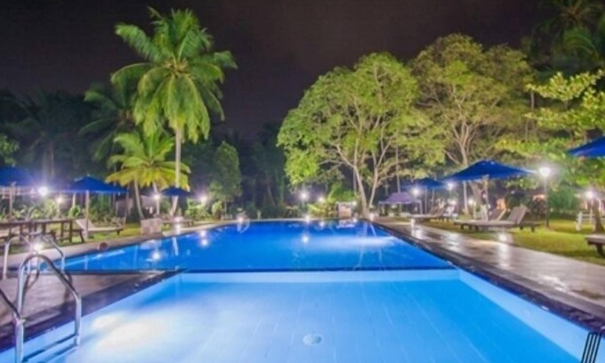 Negombo Hotel | Convenient Oreeka Hotel Near Katunayake Airport with Pool