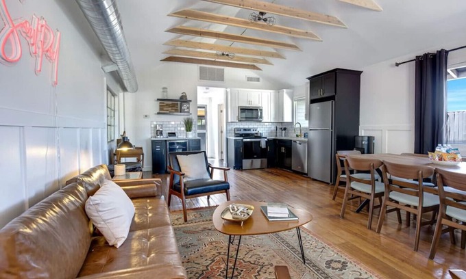 Downtown House | Unique Vintage Bungalow in Downtown Chandler - Rated 9.6/10