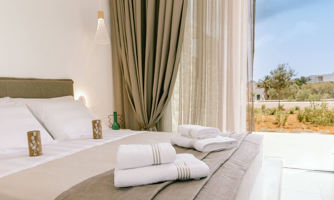 Amoopi Villa | Orelia Deluxe Villa with Ocean View and Private Pool