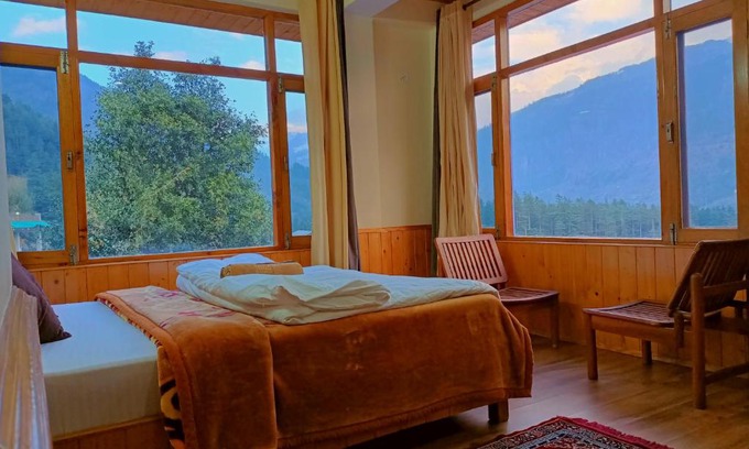 Manali House | Top-Rated Orenda Homes: Pet-Friendly with Breakfast Included