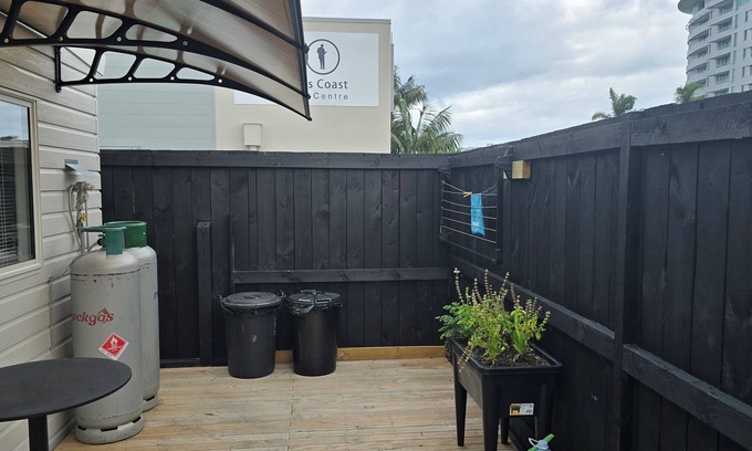 Orewa Cabin | Orewa Kiwi Cabins - Kereru Cabin