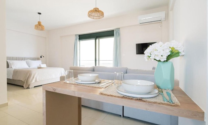 Mesolongi Apartment | Discover Orfhl Studio: Family-Friendly & Guest Rated 9.7