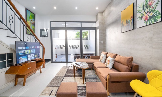 Ngu Hanh Son House | Ideal Orianna House: 5BR Retreat Steps from My Khe Beach