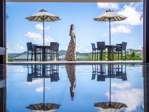 Serakaki Resort | Indulgent Stay at Oriental Hills Okinawa - 5-Star Retreat