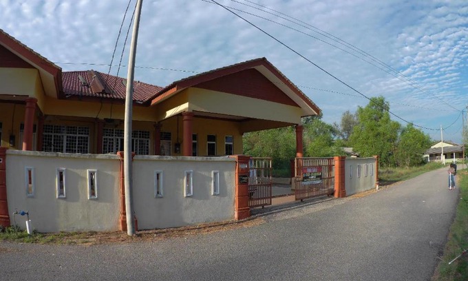 Kampung Sura Masjid House | Beautiful Oceanfront Homestay in Dungun for Families
