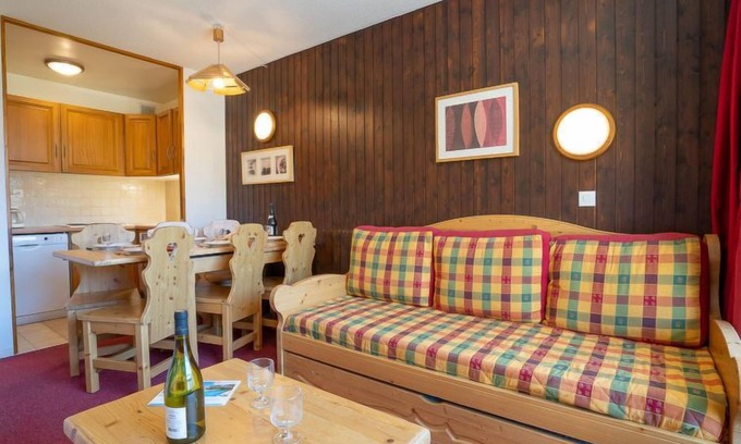 Reberty Apartment | Relax at Origanes 225: Lake View, Spa & Family-Friendly