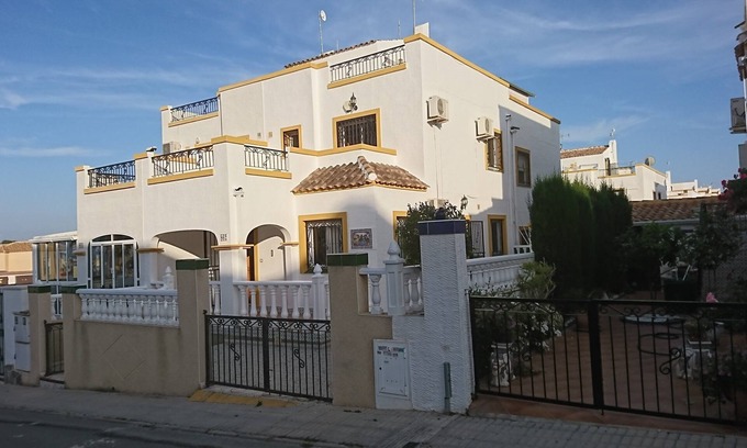 Los Balcones Villa | Beautiful 6-Bed Villa in Orihuela Costa with Pool & Ocean View