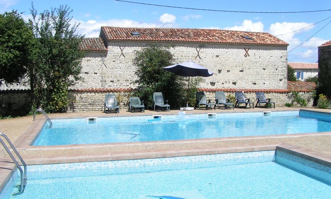 Duil-sur-le-Mignon House | Ocean View Stay at Orion Les Constellations - 8/10 Rated