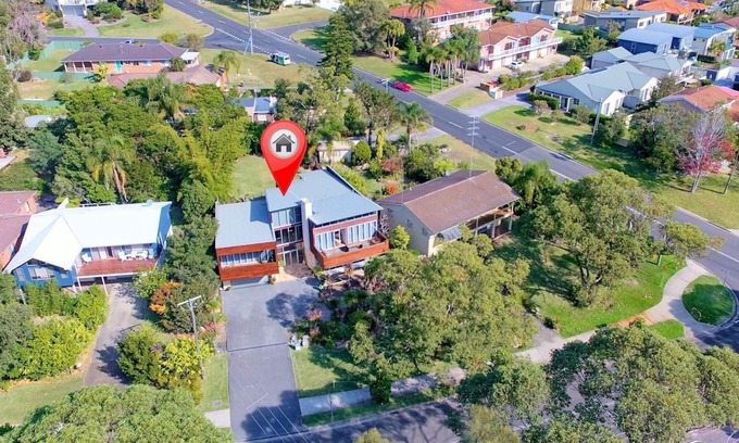 Vincentia House | Oceanfront Retreat at Orion's Lookout, Vincentia - Rated 9.8