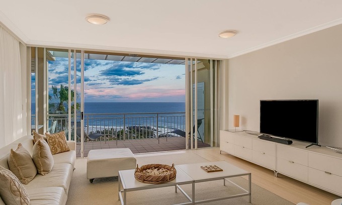 Coolangatta Apartment | Modern Orion Unit 8: Family-Friendly Oceanfront Retreat