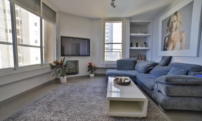 Netanya Apartment | Discover Orisplace: A Home on the Sea with Pool & More