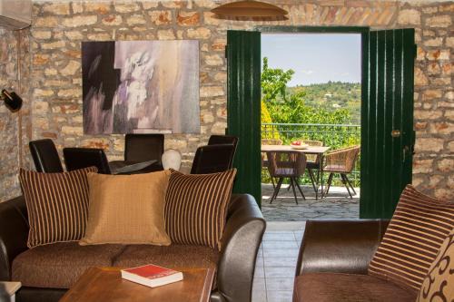 Vavkeri Villa | ORIZON LIVING Lefkada
