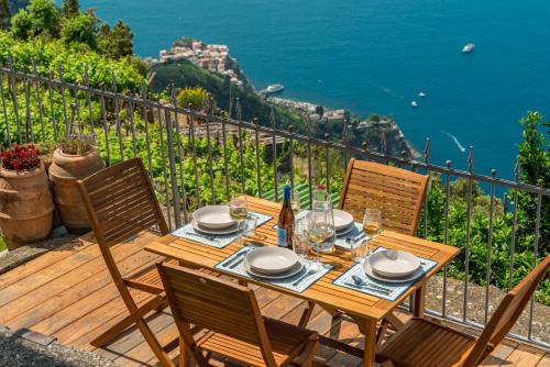 Volastra Apartment | Discover Orizzonte damare: Family-Friendly 4-Star Retreat
