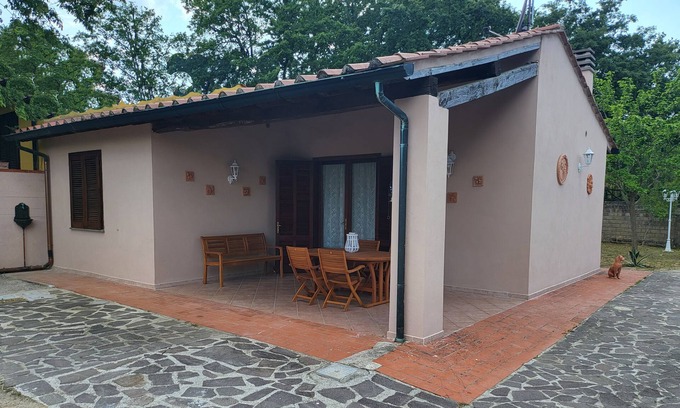 Monteverdi Marittimo Cabin | Explore Orizzzonti del Castelluccio: Cozy Cottage with Pool