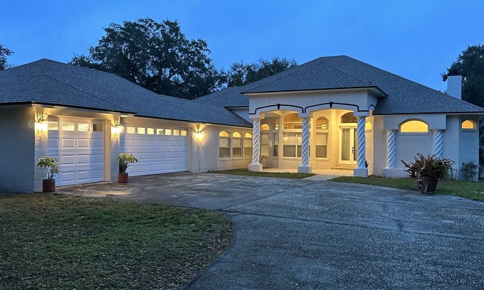 Windermere House | Orlando Villa for 20 with Game Room and Family-Friendly Perks