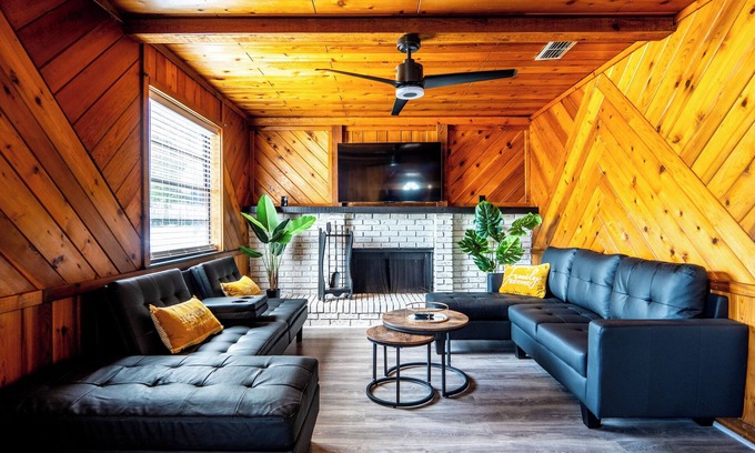 Orlando House | Relaxing 3-Bed Home with Private Pool and Game Room
