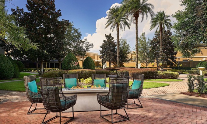 Lake Mary Hotel | Relaxing Orlando Marriott Lake Mary: Pool, Spa & Dining