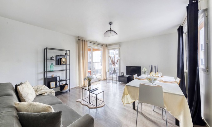 Orly Apartment | Convenient Orly Stay: 12 Minutes from the Airport