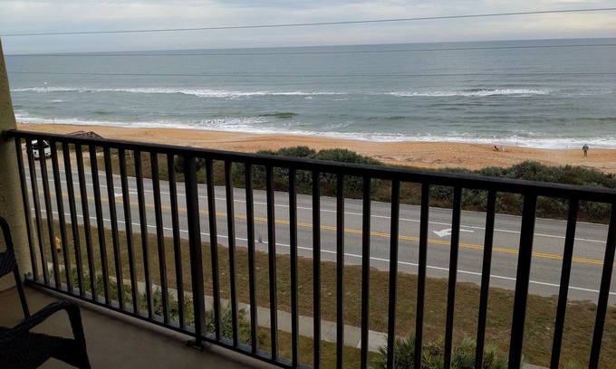 Oceanaire Terrance House | Oceanfront Condo at Ormond Beach with Pool & Pet-Friendly