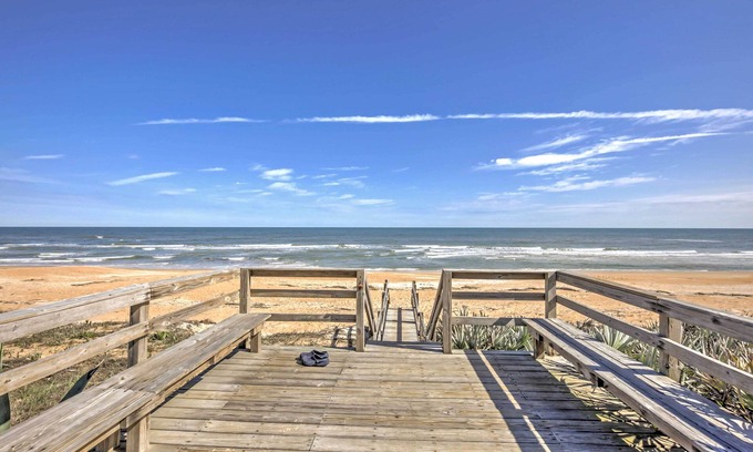 Ormond Beach House | Beachfront Ormond Beach Townhome: Steps to Pool & Ocean