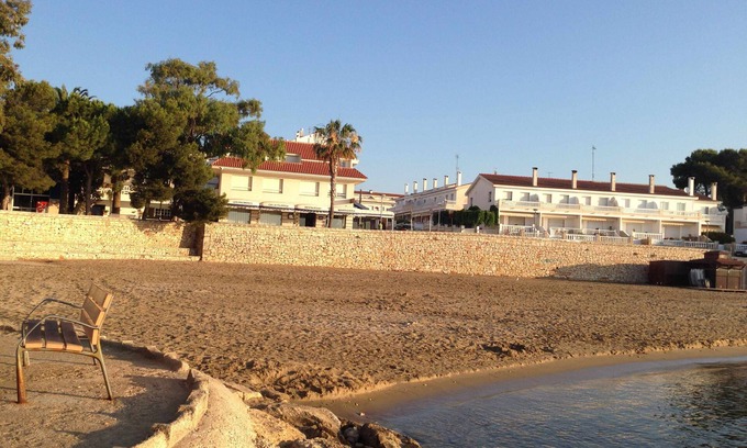 Sant Carles de la Rapita Apartment | Ornis Becassina: Ocean View Room with Pool & Spa Amenities