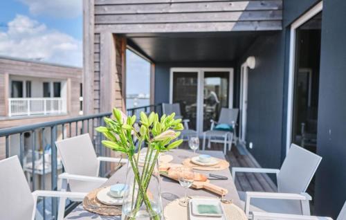 Olpenitz Apartment | Oro Mare: Oceanfront Stay with Pet-Friendly Amenities