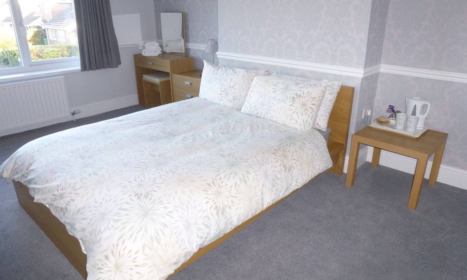 Liverpool Hotel | Orrell Park Hotel: Family-Friendly Stay with Breakfast Included