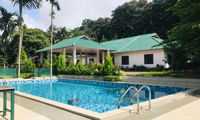 Sulthan Bathery Bed & Breakfast | Guest Rated 10/10 at ORYZON Resorts with Pool and Family Fun