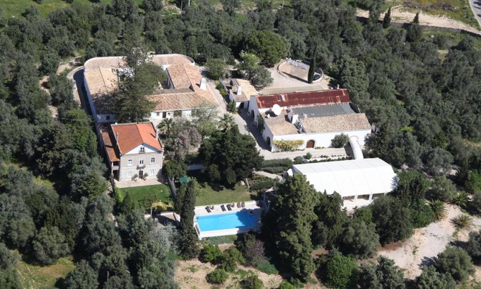 Benatrite Bed & Breakfast | Oceanfront Escape at Os Agostos - 4-Star Gem with Pool