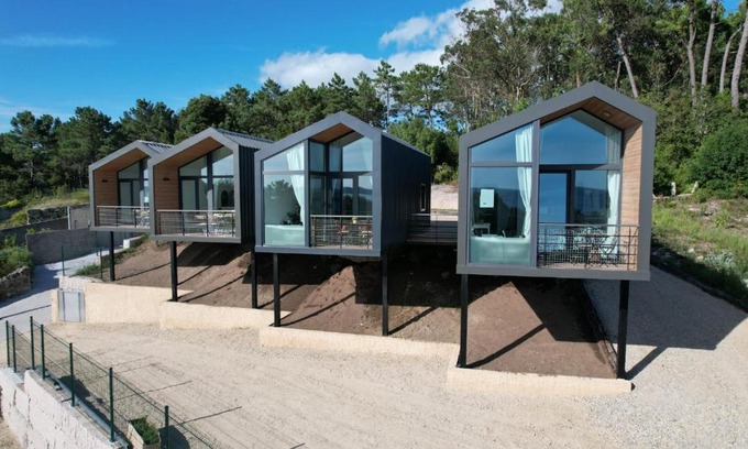 Boiro Apartment | Experience OS BALCÓNS Ría de Arousa with Hot Tub Bliss