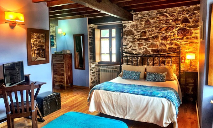 Foz House | Discover Os Tres Teixos: Spa Haven with Perfect Reviews