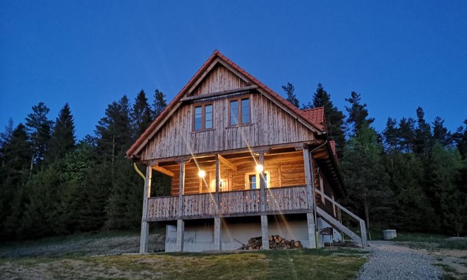 Rabe House | Cozy Getaway at Osada na Granicy - Bieszczady Cabins