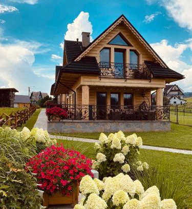 Czorsztyn Ski Chalet | Discover Osada Snozka: Pet-Friendly Retreat with Breakfast