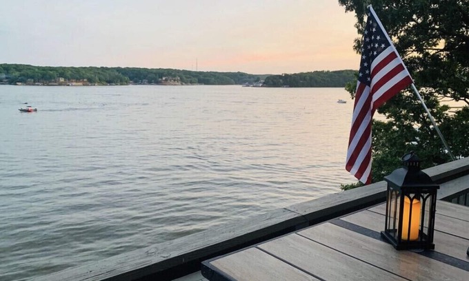 Osage Beach Condo | Pelican Bay: Lakefront Tranquility Near Margaritaville Resort