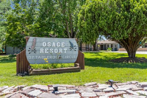Indian Point Apartment | Discover Osage Resort: Oceanfront Paradise with Pool & Hot Tub