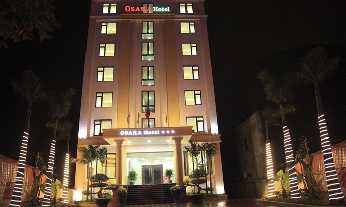 Bao Ninh Hotel | Discover Osaka Hotel: Family-Friendly with Restaurant & Breakfast